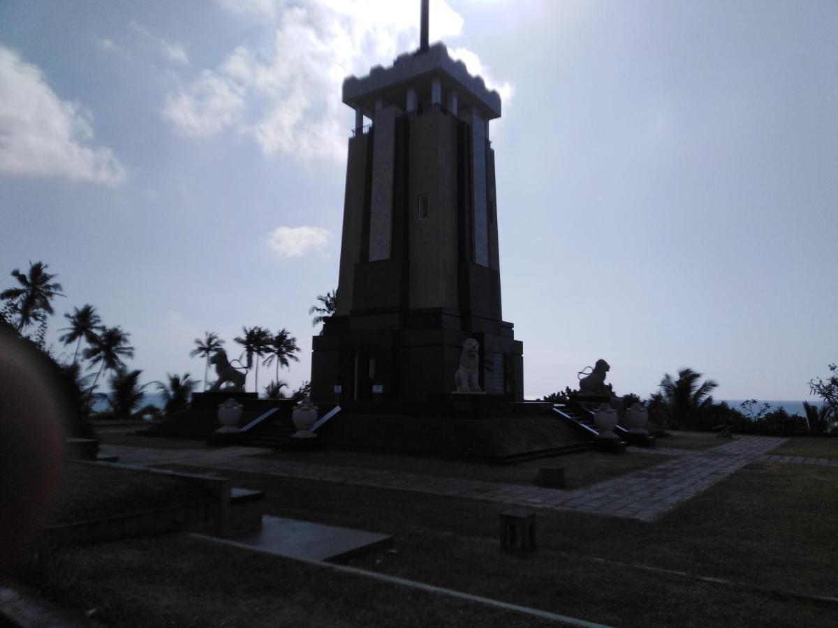 Janu Homestay Tangalle Exterior photo